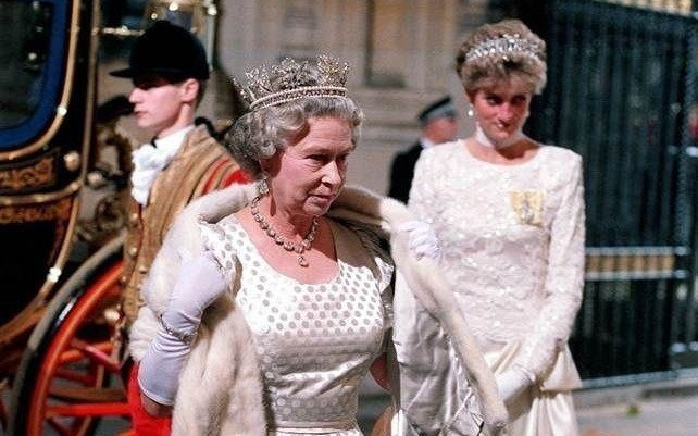 Stosunki Królowej Elżbiety II i Księżnej Diany. Jak było naprawdę?