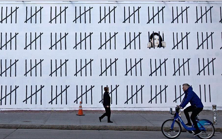 Banksy namawia fanów do kradzieży w sklepach? "Poczęstowali się moją twórczością" /fot. instagram.com/banksy