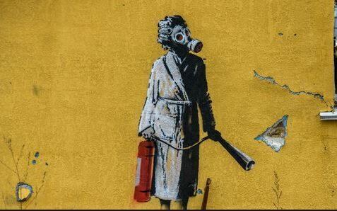 Banksy publikuje kolejne dzieła stworzone w dobie kryzysu. Czy jest to uliczna galeria w ruinach?/ fot. Instagram/ Banksy