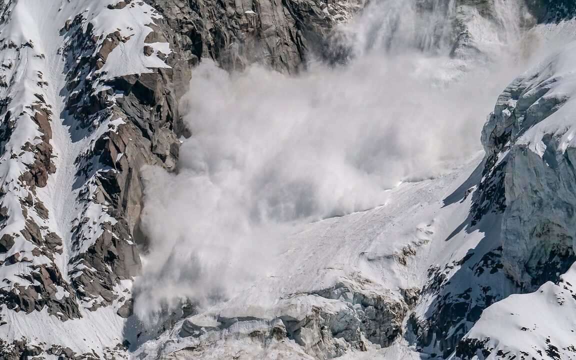 Austria: grupa narciarzy przysypana przez lawinę