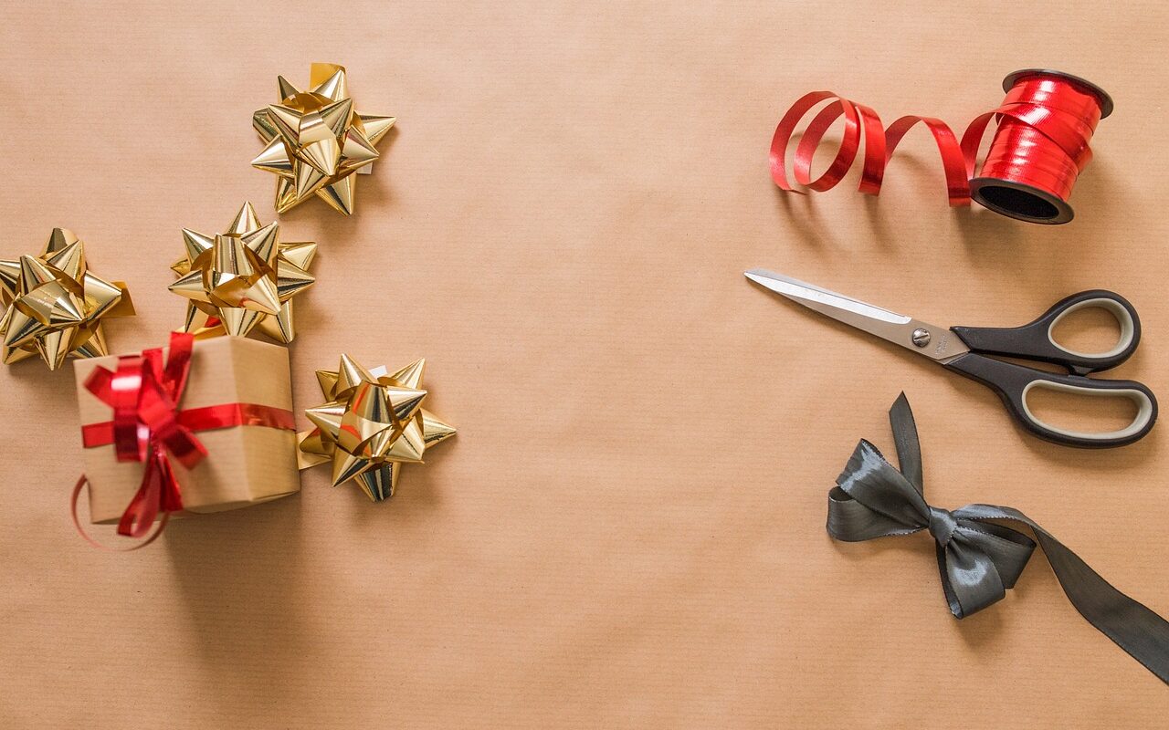 Najbardziej kontrowersyjne prezenty. Jak nie strzelić wpadki w Święta?, fot. pixabay.com