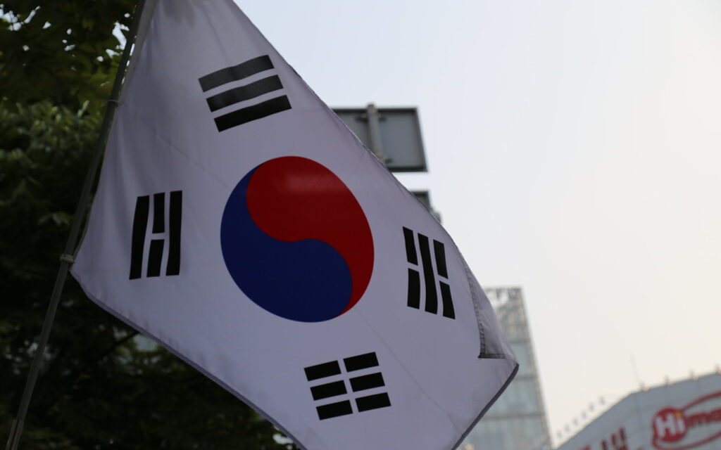 Korea Południowa: Przywódca opozycji zaatakowany przez nożownika