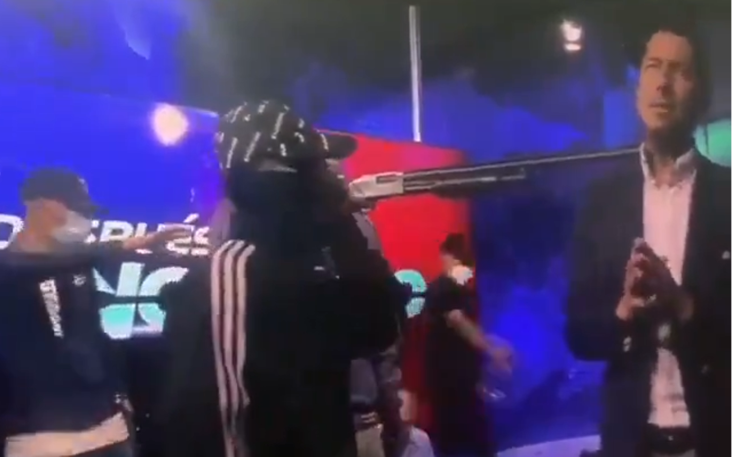 Dramatyczne sceny w Ekwadorze. Bandyci zaatakowali podczas programu na żywo /fot. twitter 