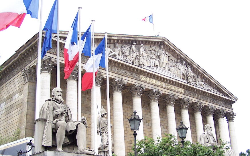 Francja wpisała prawo do aborcji do swojej konstytucji
