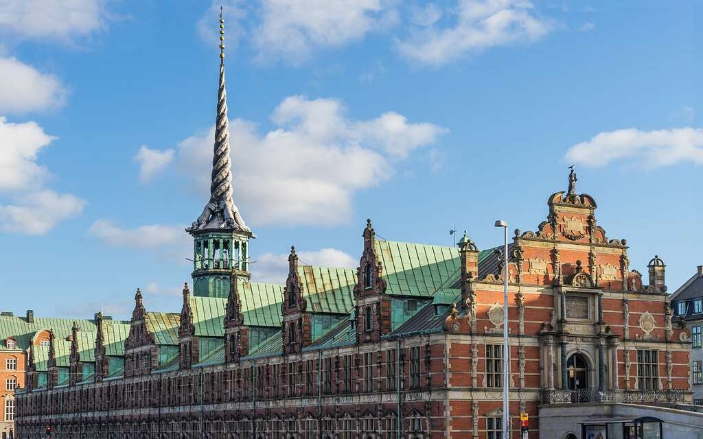 Dania: Jeden z najstarszych budynków Kopenhagi stanął w płomieniach